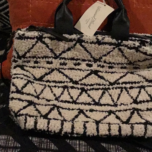 Universal Thread Multicolored Aztec Print Handbag Bundle -NWT - Picture 6 of 16